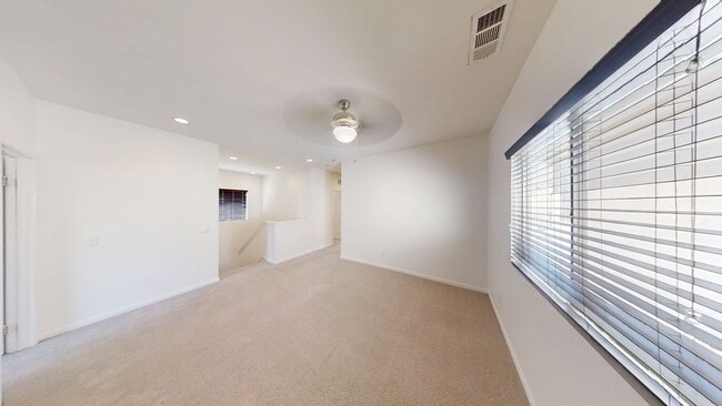 Building Photo - Beautiful 3 Bedroom 2.5 Bathroom Home in Chapman Heights, Yucaipa