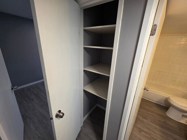 Building Photo - Ferron Rental