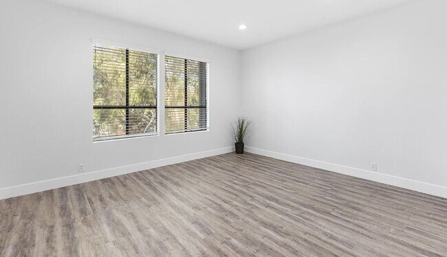 Building Photo - EXPERIENCE THE SOLITUDE OF TURTLE ROCK VILLAGE —3 Bedroom/2 Bath Condo