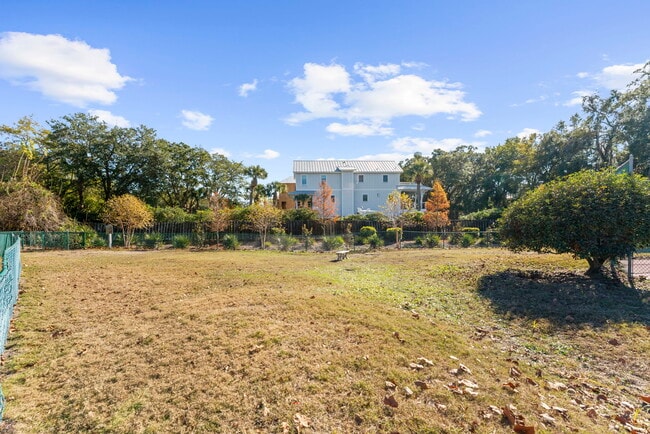 Building Photo - 1481 Center St Ext