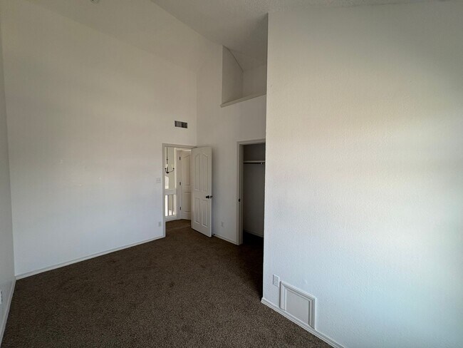 Building Photo - 418 Ephesus Ct
