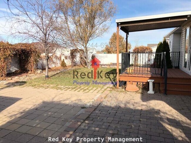 Building Photo - 550 E Single Family Home