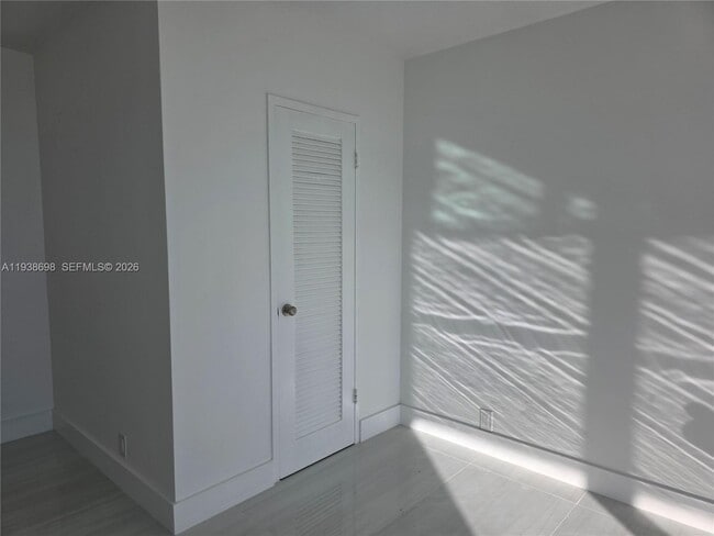 Building Photo - 1000 West Ave