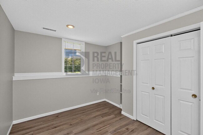 Building Photo - 2305 NE Hanover Ct