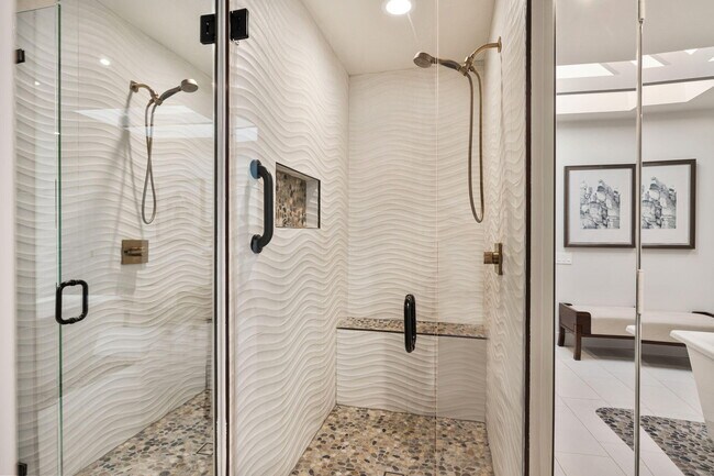 Building Photo - 76 Princeton Dr