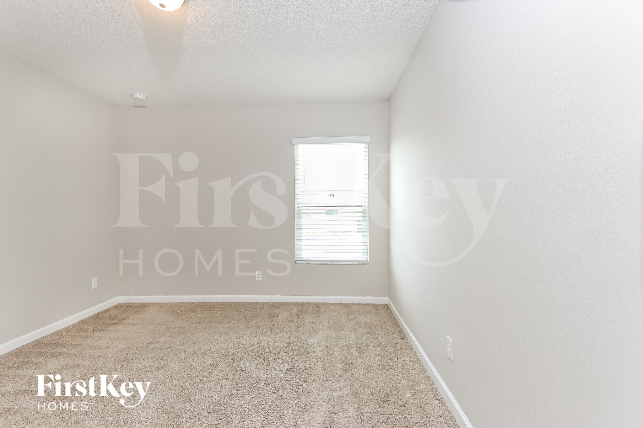 Building Photo - 1809 SW Cycle St