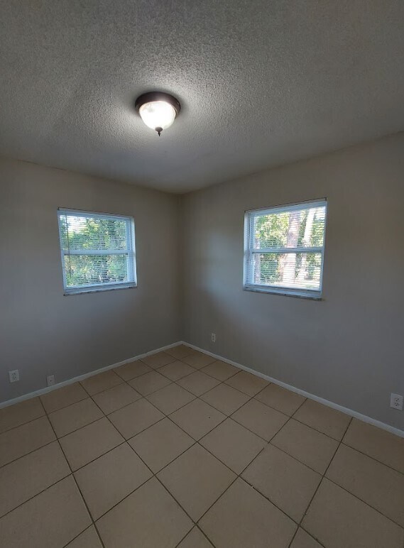 Building Photo - 5554 Eighth Ave