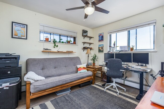 Building Photo - 2131 Bonvue Dr