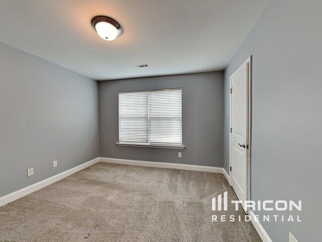 Building Photo - 207 Jack Cir
