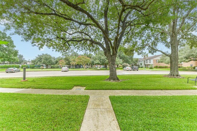 Building Photo - 1352 Country Pl Dr