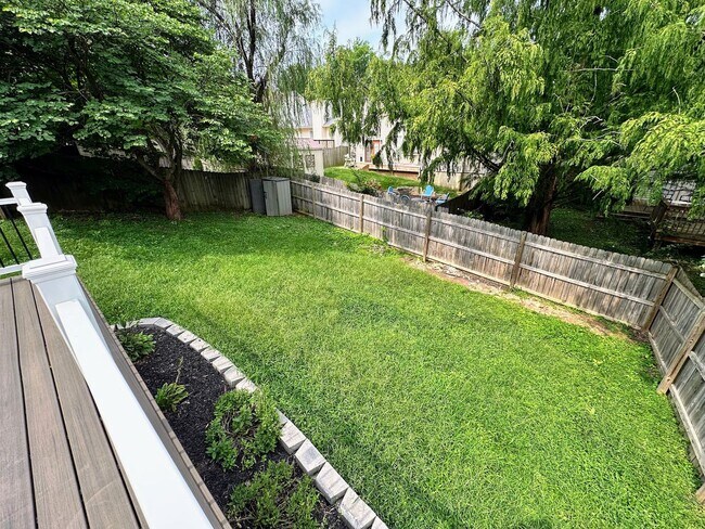 Building Photo - 3821 Landridge Dr