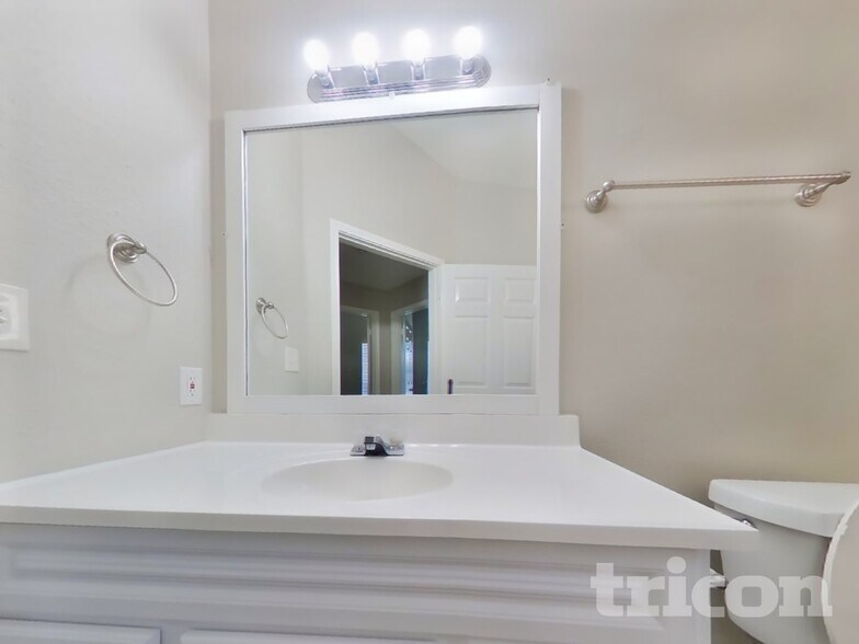 Building Photo - 3155 Boynton Dr