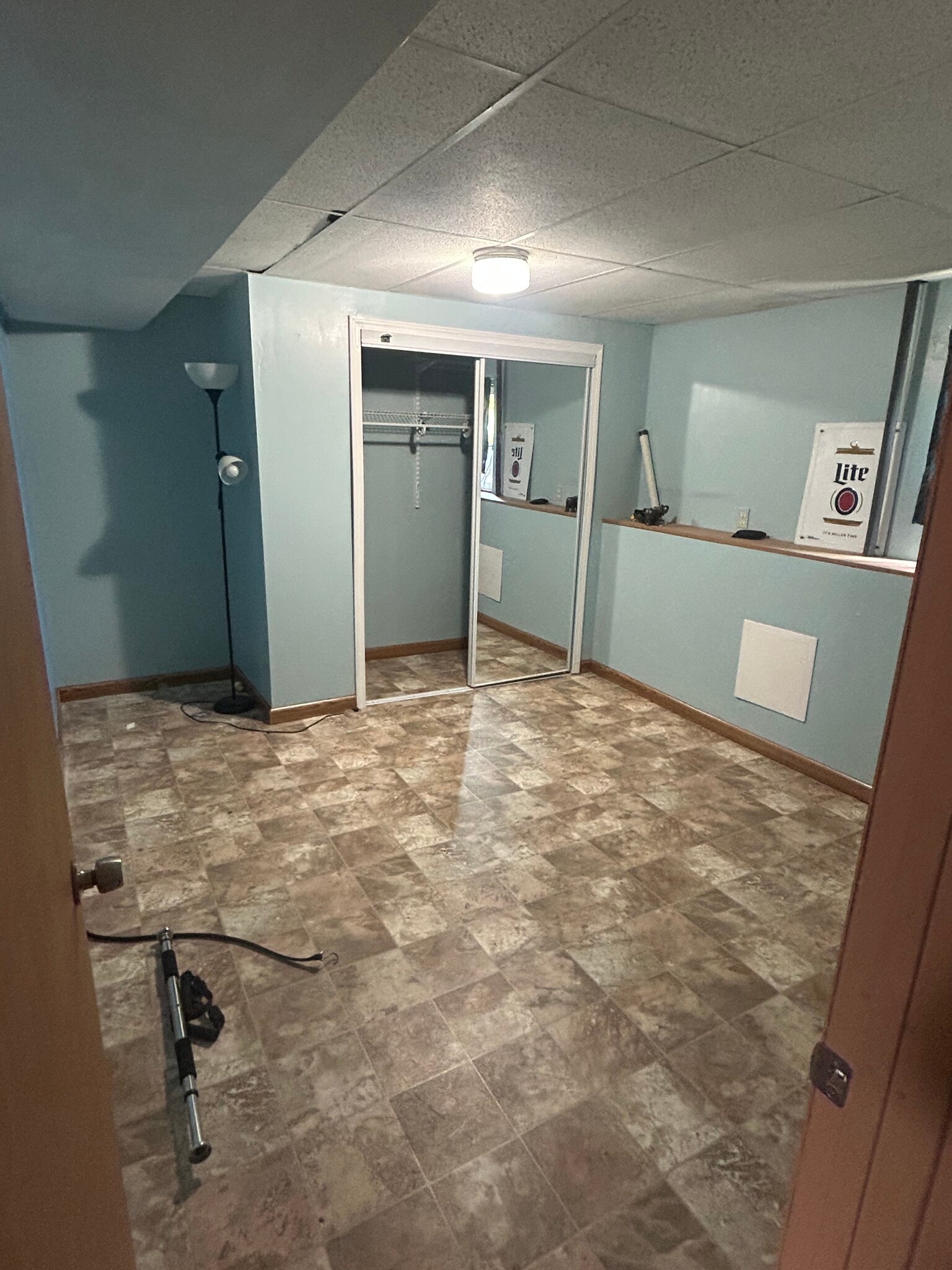 Downstairs bedroom - 15800 Holland Rd