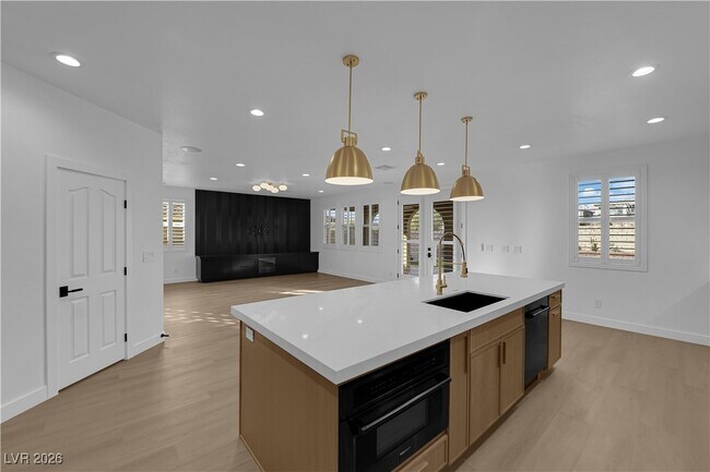 Building Photo - 465 Cabral Peak St