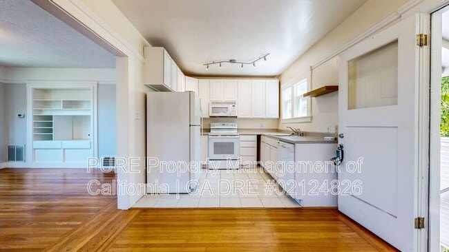 Building Photo - 195 San Carlos Ave