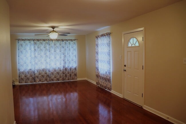Building Photo - Bossier City, LA - 71112 - Beautifully upd...
