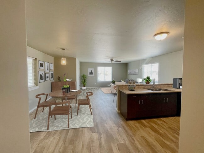 Building Photo - Elizabeth Estates