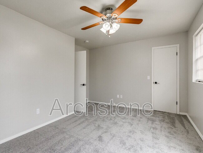 Building Photo - 5908 W Hefner Rd