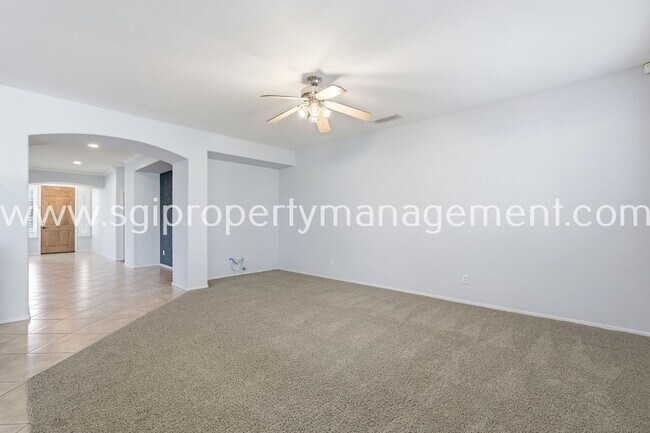 Building Photo - 12442 N 82nd Ln