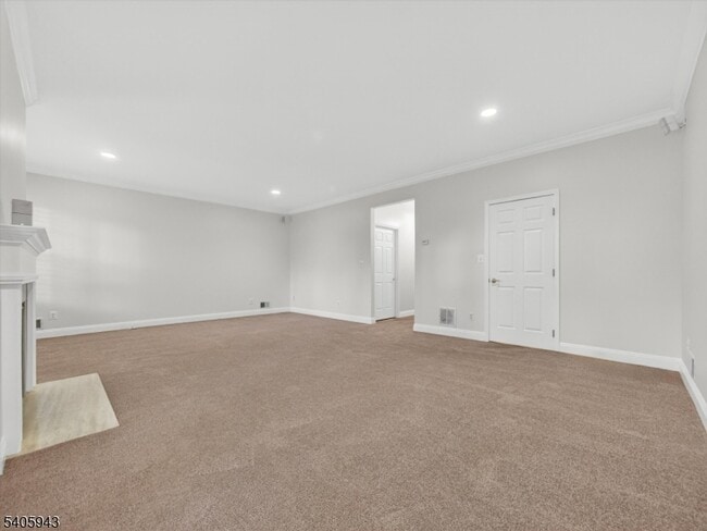 Building Photo - 124 Barclay Dr