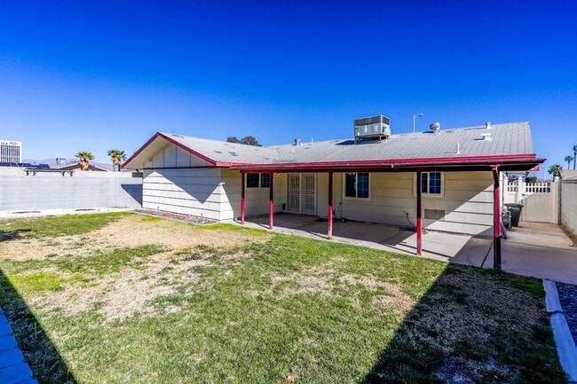 Building Photo - Beautiful, nicely updated, ENERGY EFFICIENT HOME FOR LOW UTILITY BILLS