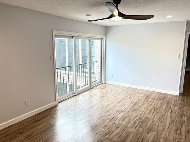 Building Photo - 4006 Breakwood Dr