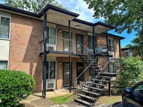 Building Photo - 2601 Hillsboro Pike