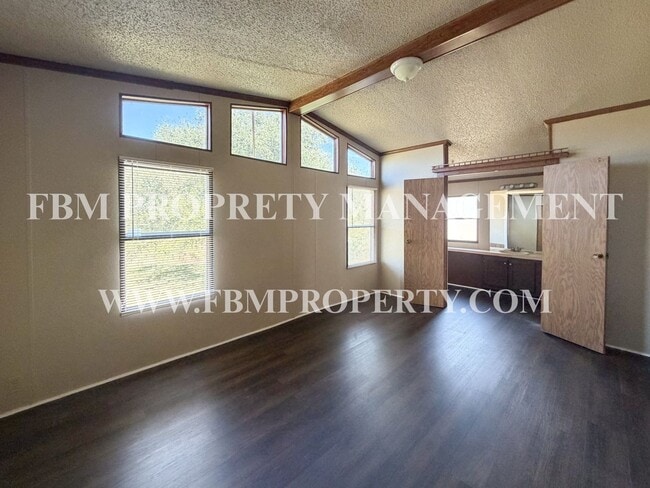 Building Photo - 1054 Cosby Rd