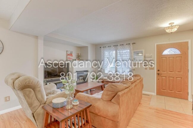 Building Photo - 171 Calais Ln