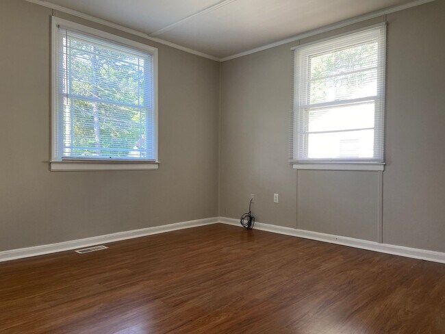 Building Photo - 3 Bedroom, 1 Bathroom House in High Point