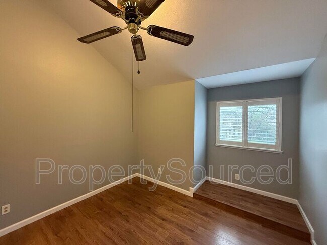 Building Photo - 428 Phoenix Ave