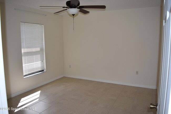 Building Photo - 247 High Rd NW