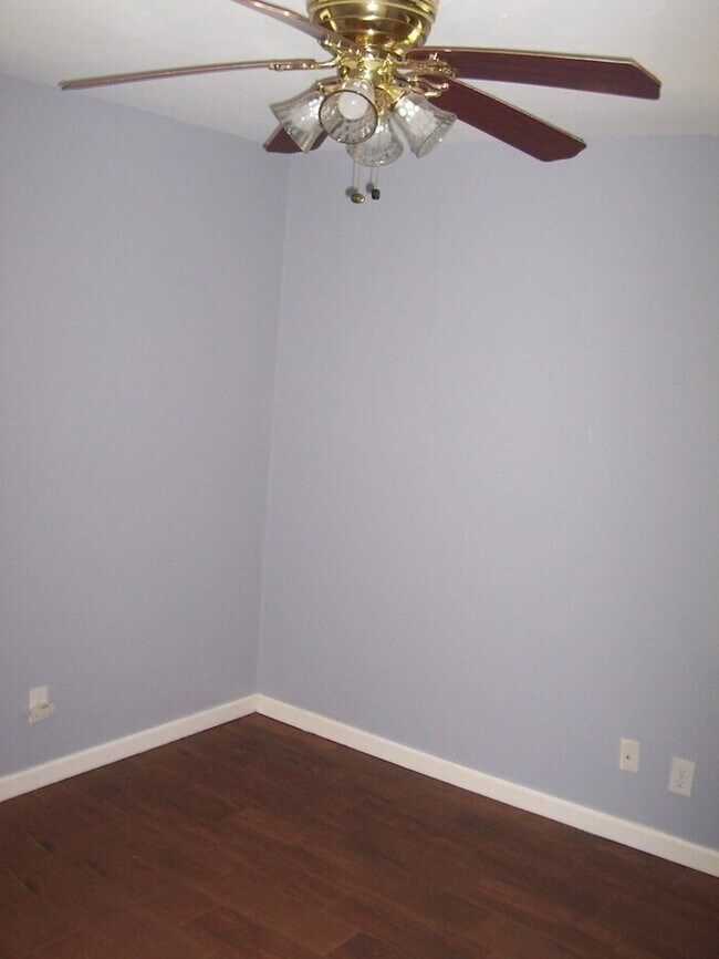 Building Photo - 830 Wateka Way