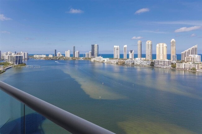 Building Photo - 2600 Island Blvd
