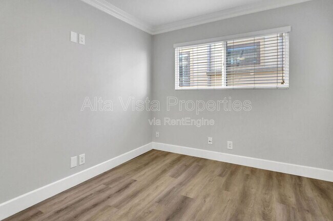 Building Photo - 4070 Morrell St