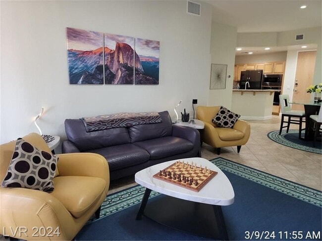 Building Photo - MIDRISE 2 BED, 2 BATH CONDO IN GUARD-GATED...