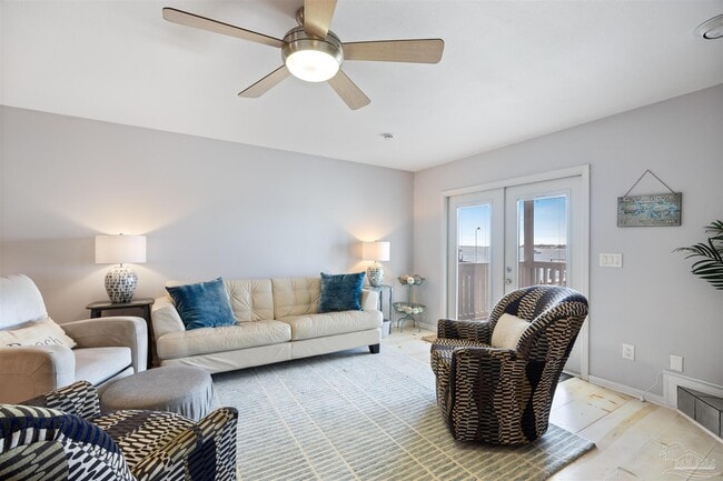 Building Photo - 14180 River Rd