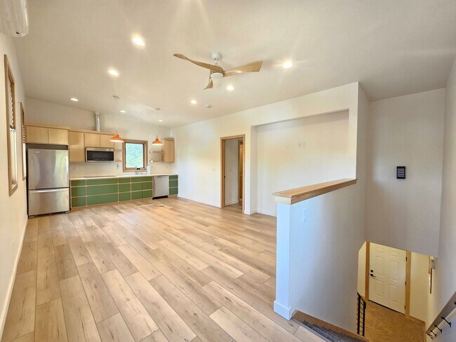 Building Photo - 825 S Montavilla Dr