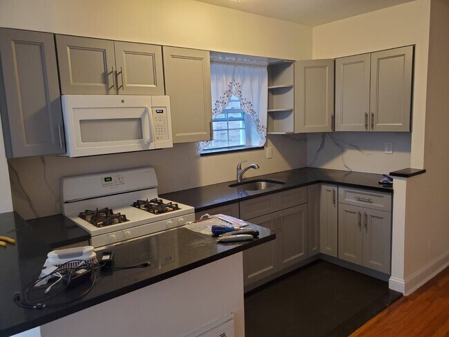 Primary Photo - 4048 Harper Ave