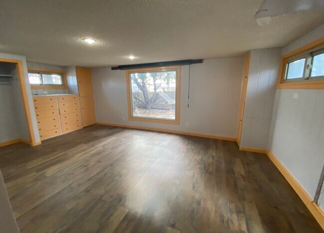 Building Photo - 6211 N College Dr