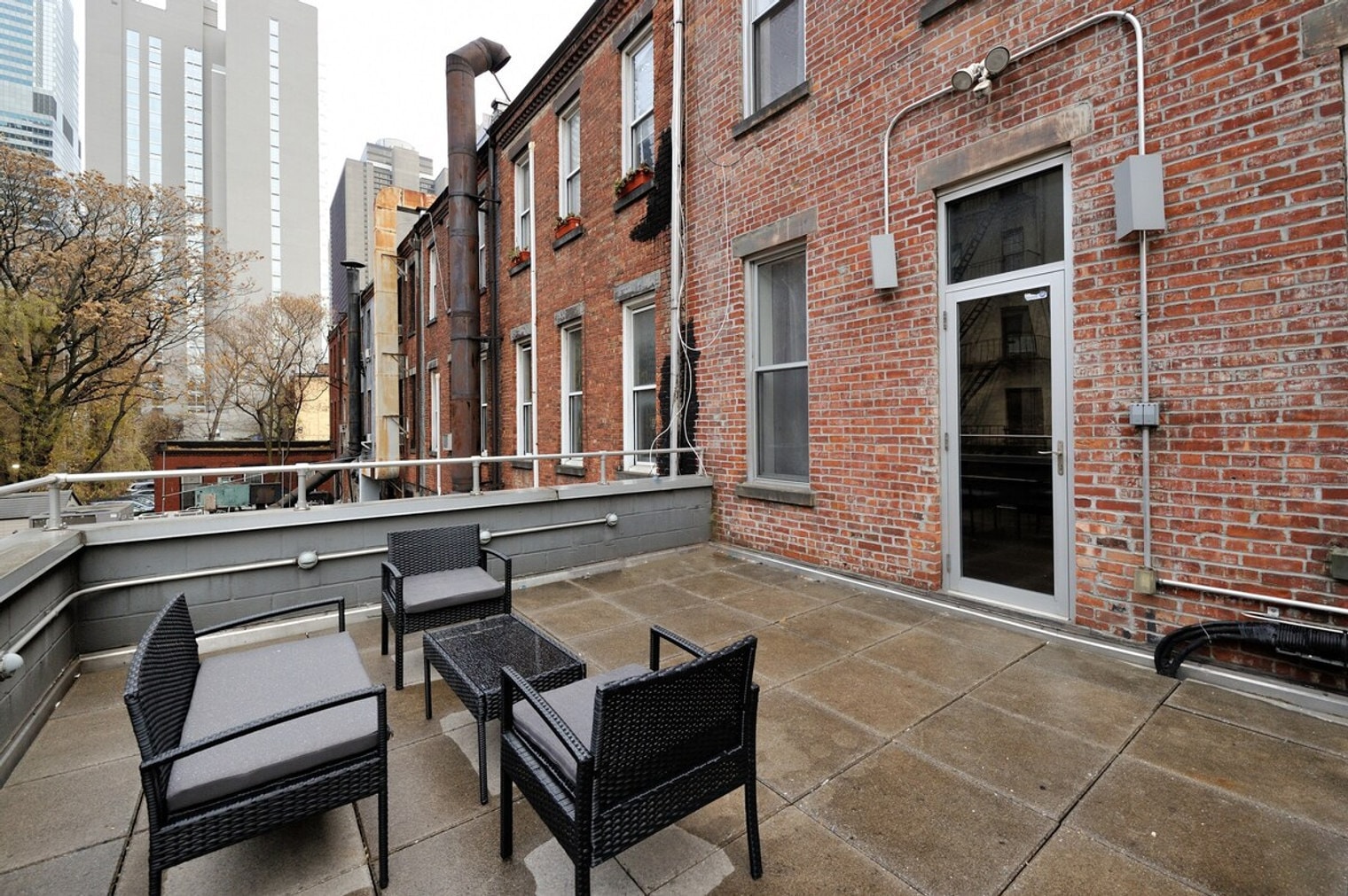 Building Photo - 353 W 46th St