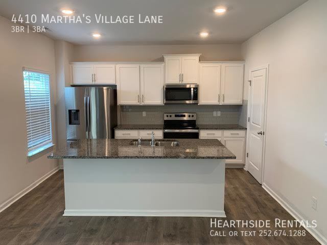 Building Photo - 4410 Marthas Vlg Ln