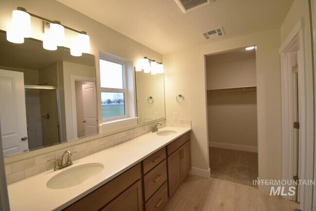 Building Photo - 6278 W Fireline St