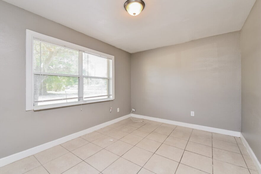 Building Photo - 1507 Bert Dr