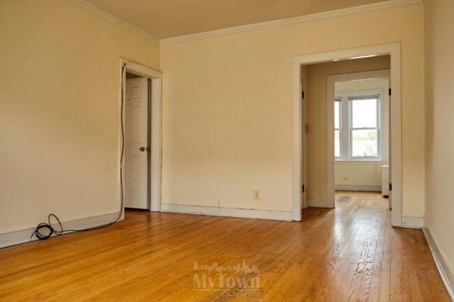 Building Photo - 1 bedroom in CHICAGO IL 60625