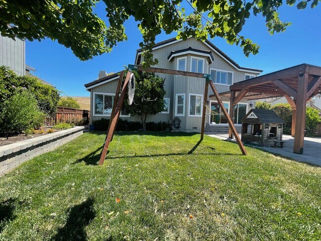 Building Photo - $6,950 - Canyon Lakes Luxury 4BR – Designer Upgrades, Wine Bar & Best Views in San Ramon