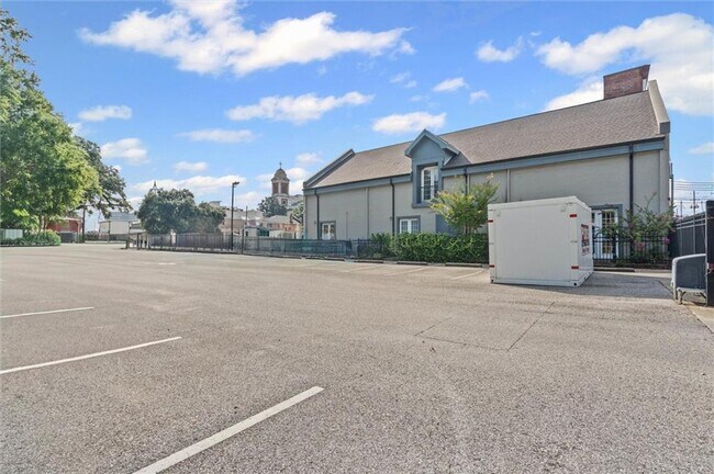 Building Photo - 412 Dauphin St