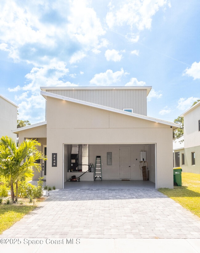 Building Photo - 2148 Country Club Rd