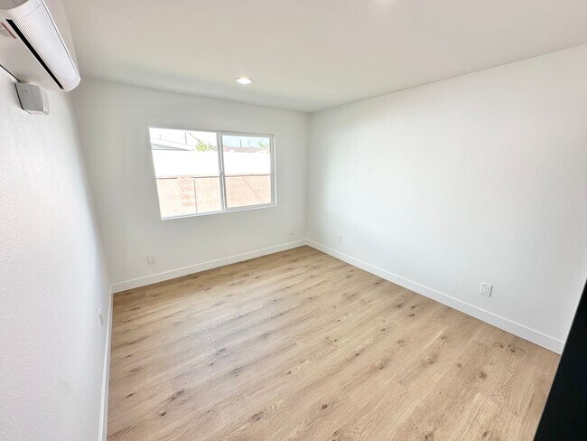 Building Photo - Stylishly Remodeled 2BD/1.5BA with Private Yard & In-Unit Laundry
