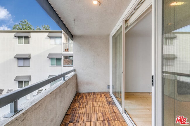 Building Photo - 8535 W Knl Dr